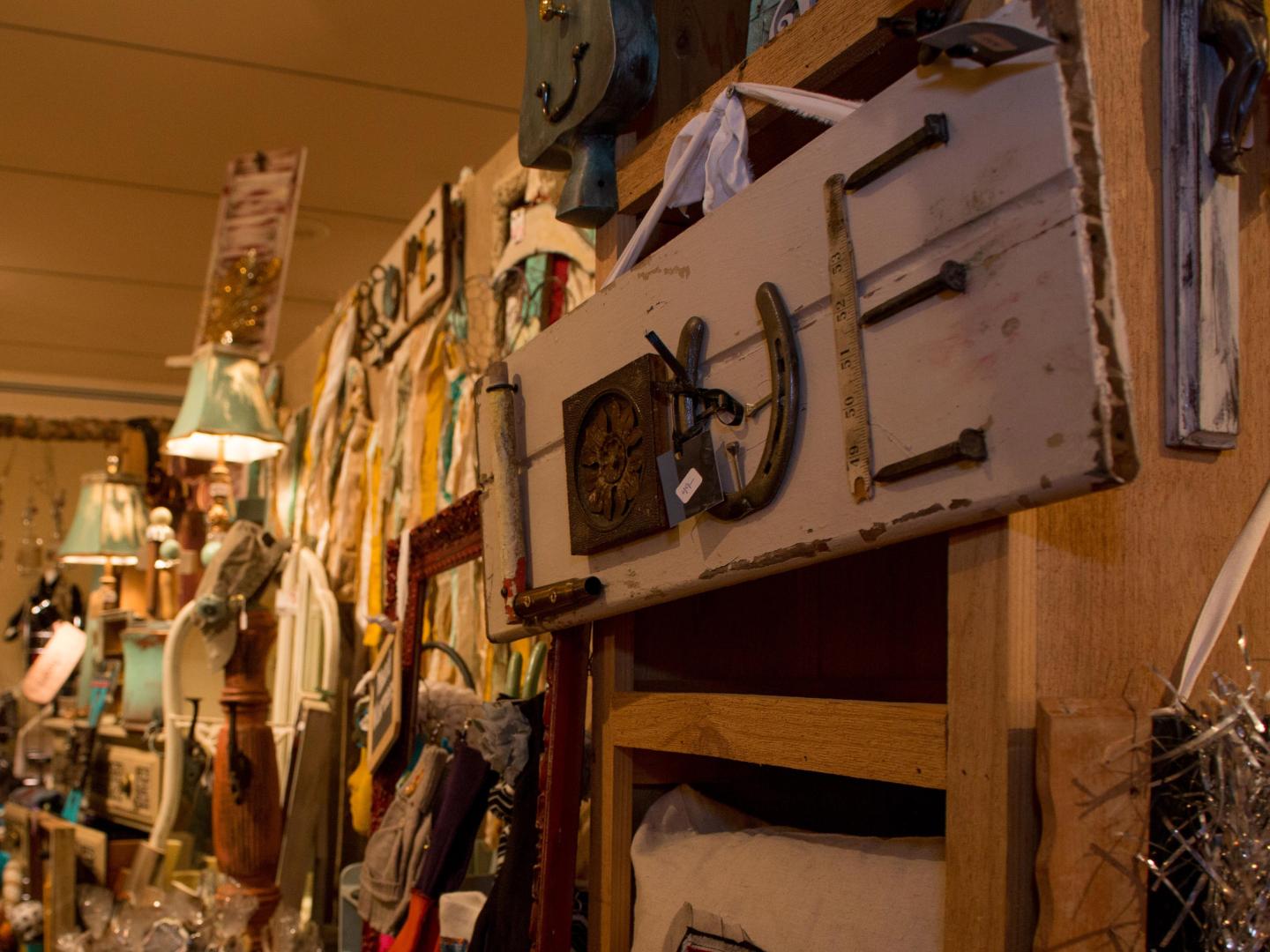 密苏里州圣约瑟夫市糖李子节上展出的手工工艺品