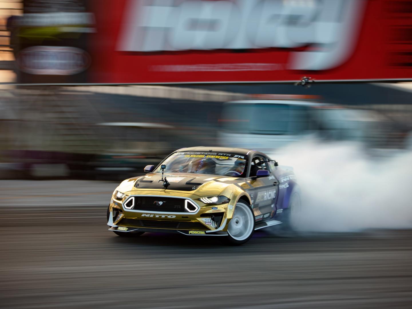 参加肯塔基州鲍林格林一年一度的 Holley LS Fest East 狂欢节