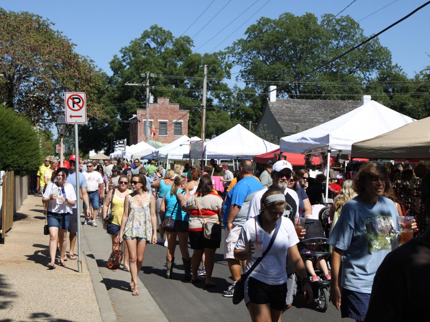 在密苏里州圣吉纳维夫庆祝一年一度的 Jour de Fete 艺术与手工艺节