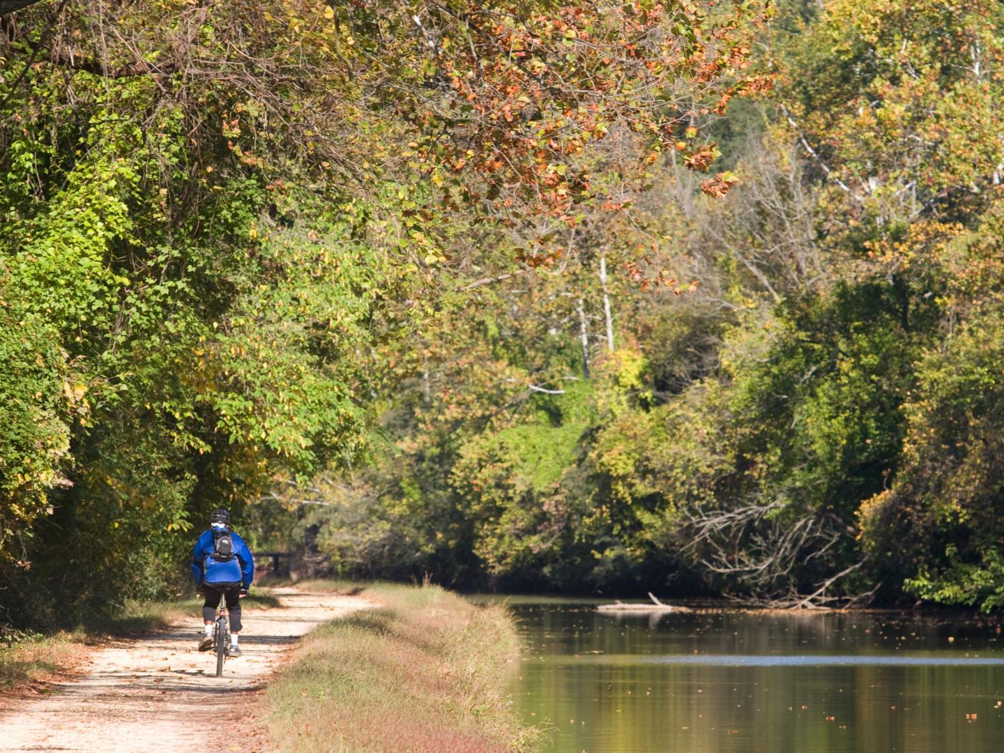沿古老的切萨皮克和俄亥俄运河骑行 沿古老的切萨皮克和俄亥俄运河骑行