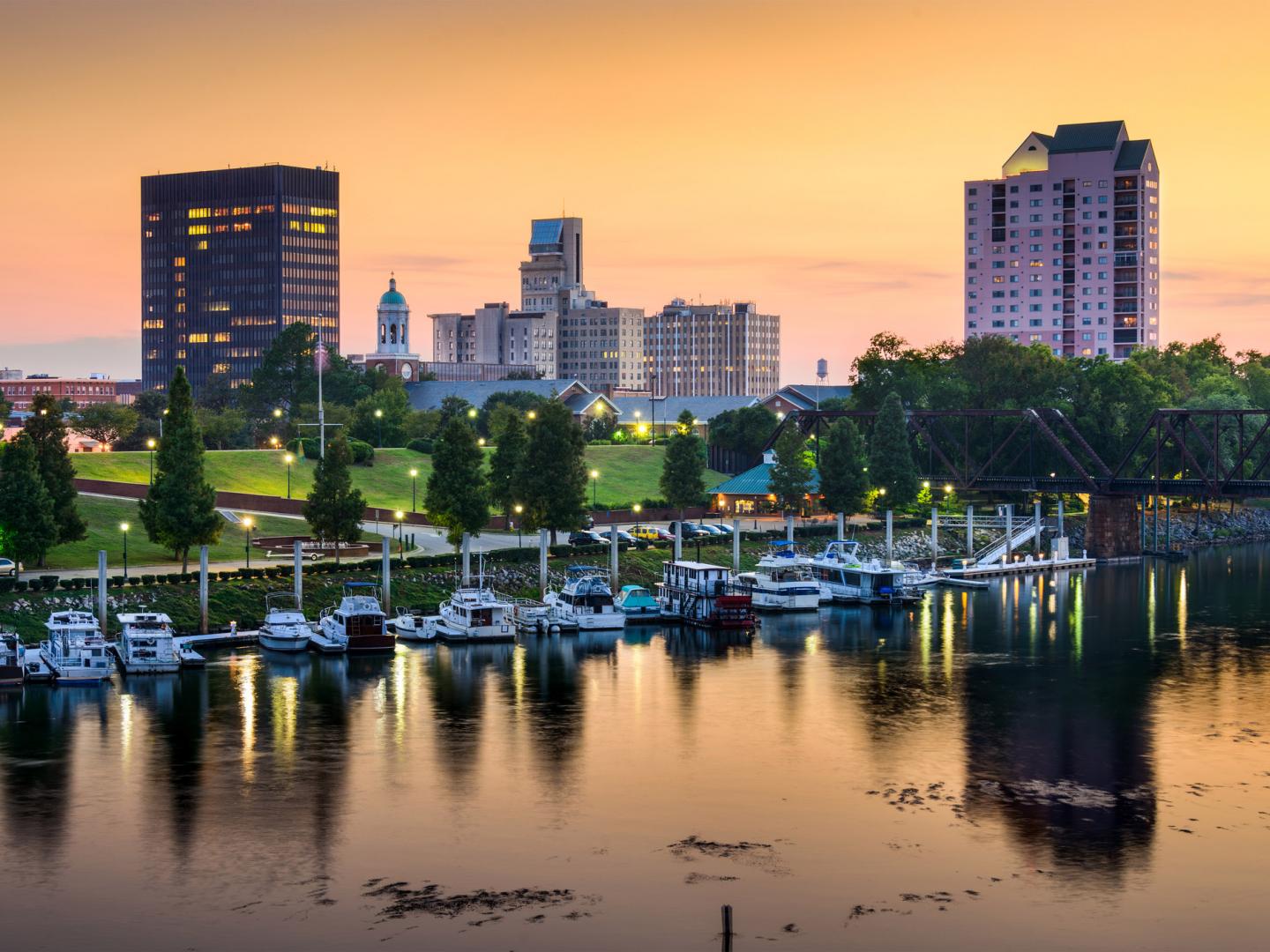 詹姆士·布朗的家乡——佐治亚州奥古斯塔迷人的河滨景致 詹姆士·布朗的家乡——佐治亚州奥古斯塔迷人的河滨景致