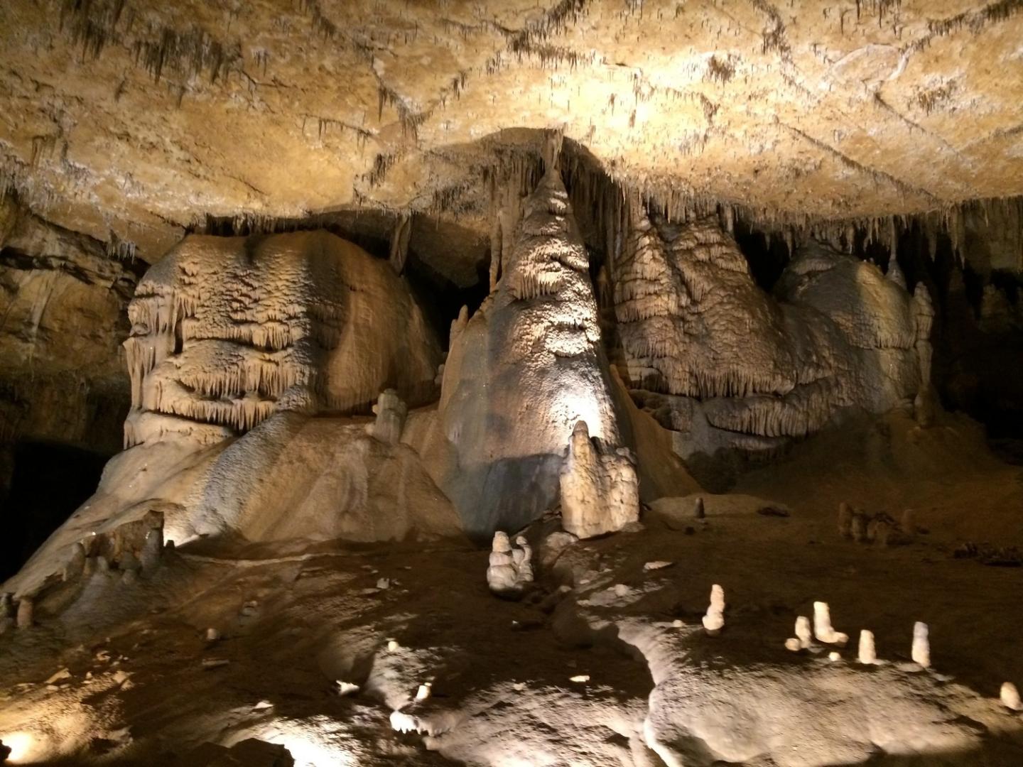 印第安纳州马朗戈山洞地形 印第安纳州马朗戈山洞地形