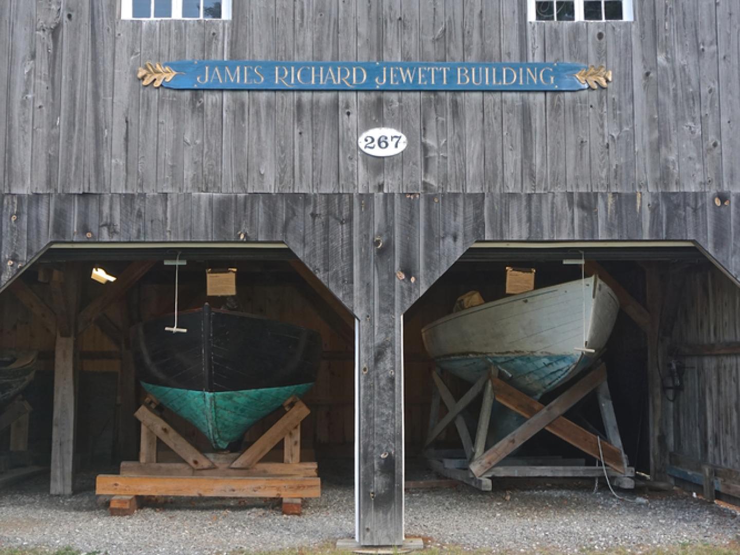 位于巴斯的缅因州海事博物馆 (Maine Maritime Museum) 展出的历史悠久的船只 位于巴斯的缅因州海事博物馆 (Maine Maritime Museum) 展出的历史悠久的船只