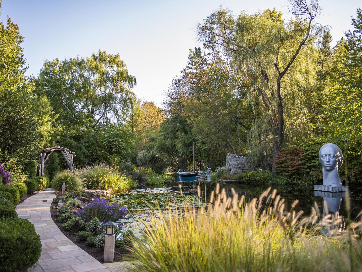 新泽西州汉密尔顿雕塑公园里 Philip Grausman 创作的 Leucantha 雕塑