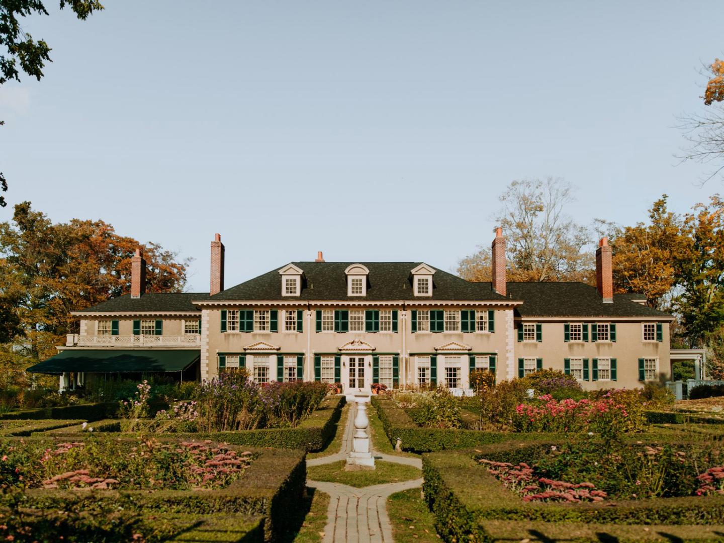 佛蒙特州曼彻斯特的林肯之家希尔登及其花园景观