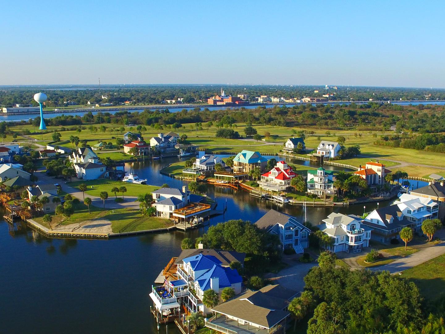 德克萨斯州阿瑟港附近欢乐岛的鸟瞰图