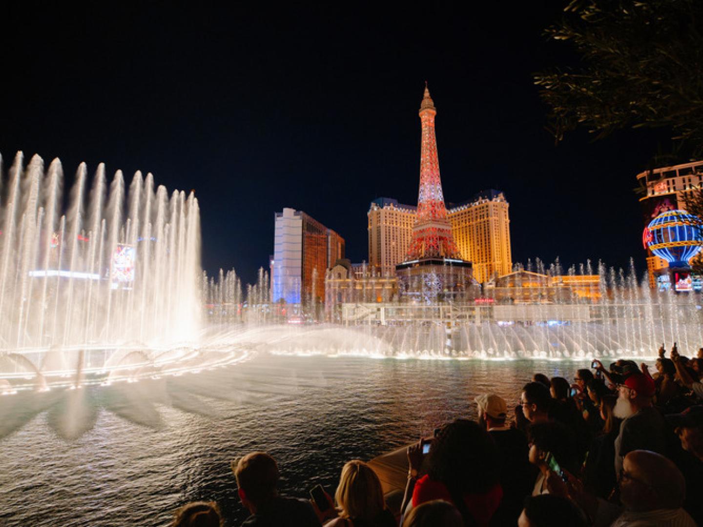 内华达州拉斯维加斯大道的百乐宫音乐喷泉 内华达州拉斯维加斯大道的百乐宫音乐喷泉