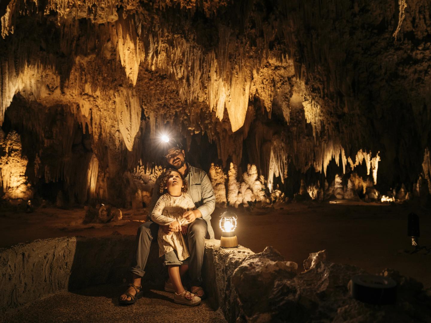 游览新墨西哥州卡尔斯巴德附近的卡尔斯巴德洞穴国家公园