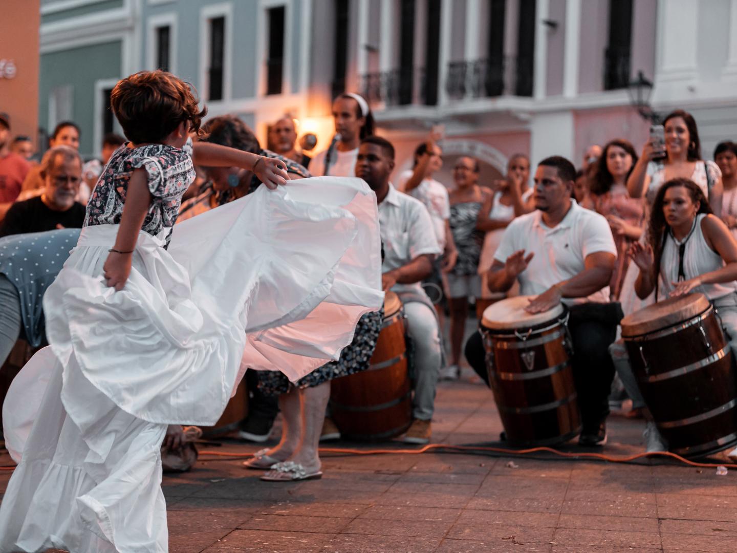 波多黎各圣胡安老城的传统 bomba 表演