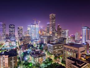 市中心夜晚灯光璀璨的天际线 市中心夜晚灯光璀璨的天际线