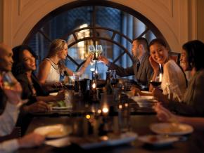 在亚特兰大 Silverman’s Restaurant 餐厅享用美味 在亚特兰大 Silverman’s Restaurant 餐厅享用美味