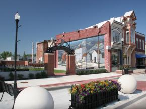 银月广场,一个全年举办文化活动的户外活动场所 银月广场,一个全年举办文化活动的户外活动场所