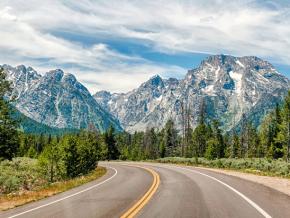 Scenic highway in Grand Teton National Park, Wyoming Scenic highway in Grand Teton National Park, Wyoming