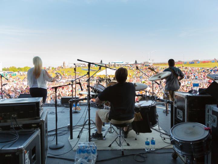Live performance overlooking the lawn at KCQ Country Music Festival 