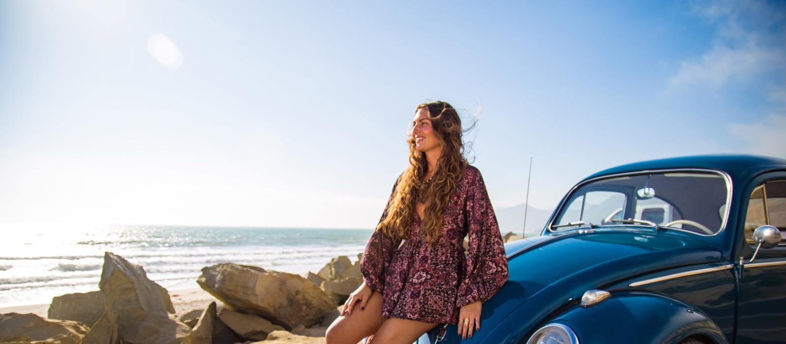 在驾驶途中稍作停顿，到加利福尼亚州文图拉海岸转转