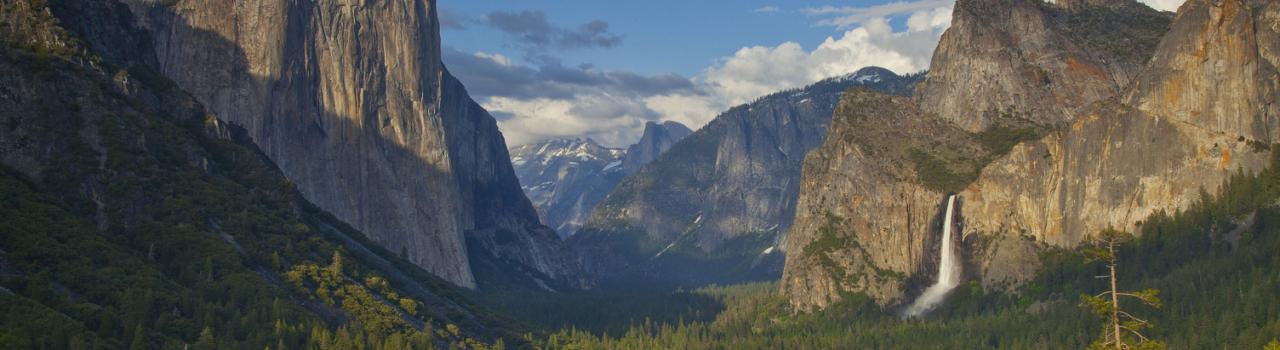 加利福尼亚州优胜美地国家公园的隧道观景点