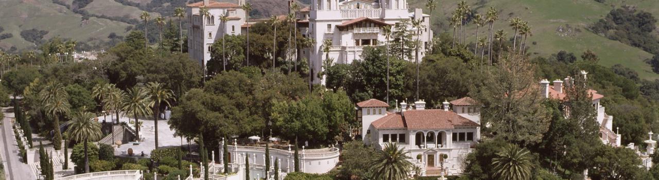 位于加利福尼亚州圣路易斯-奥比斯波县海岸圣西蒙的赫斯特城堡