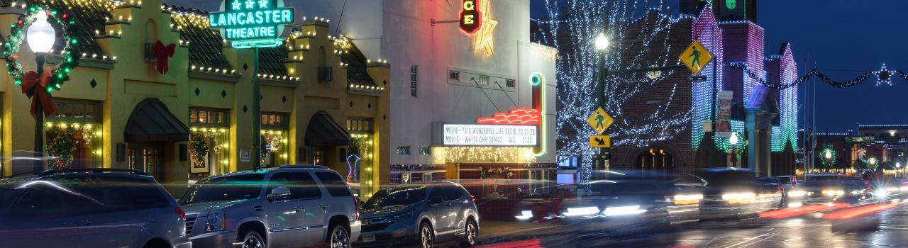 德克萨斯州格雷普韦恩市中心的假日烟花表演