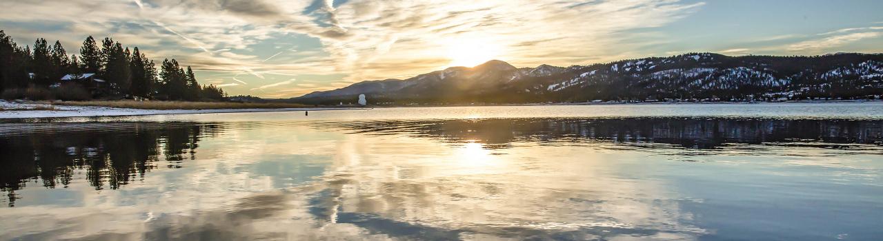 俯瞰加利福尼亚州大熊湖