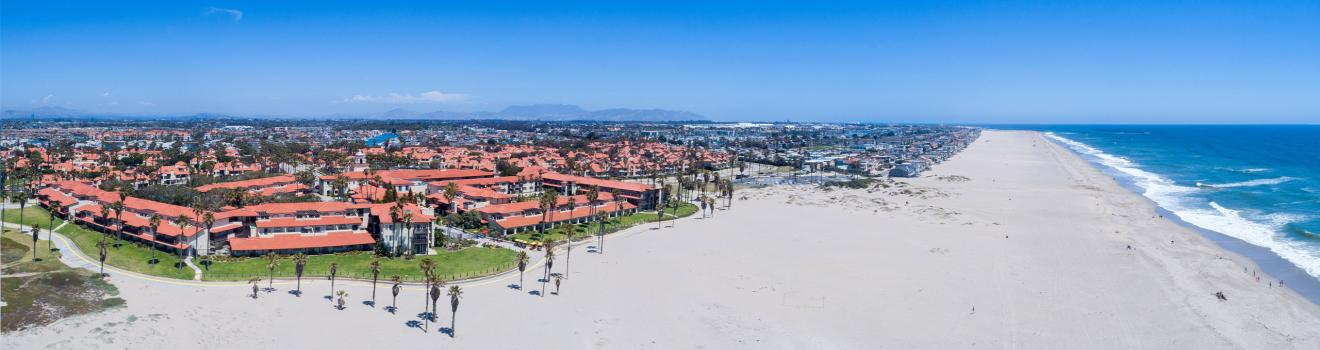 站在海岸线上鸟瞰加利福尼亚州奥克斯纳德的美景 站在海岸线上鸟瞰加利福尼亚州奥克斯纳德的美景