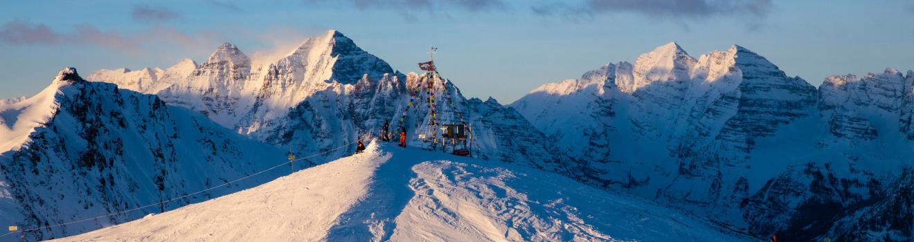 科罗拉多州阿斯彭高地滑雪场 (Aspen Highlands Ski Resort) 的高地雪谷 (Highland Bowl) 滑雪区