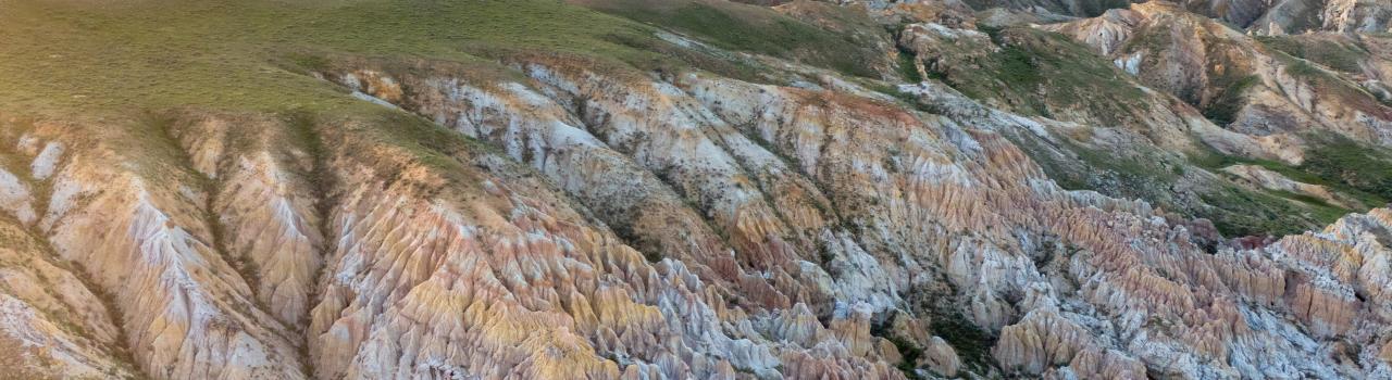 怀俄明州卡斯珀城外 Hell's Half Acre 陡崖俯瞰图 怀俄明州卡斯珀城外 Hell's Half Acre 陡崖俯瞰图