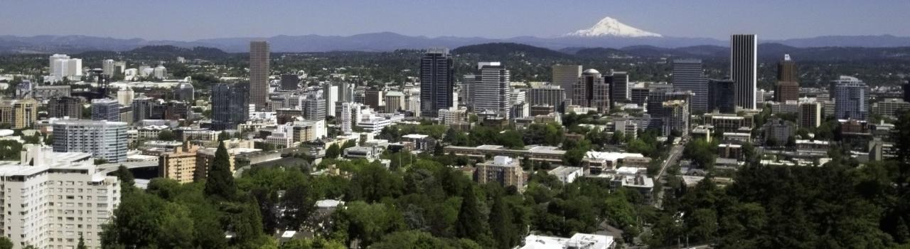 从俄勒冈州波特兰远眺胡德山 从俄勒冈州波特兰远眺胡德山