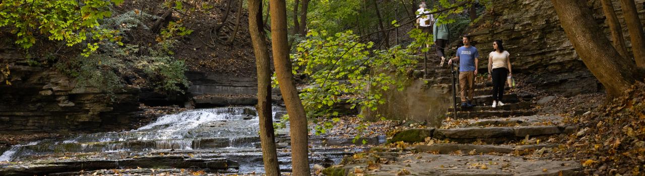 纽约州伊萨卡的卡斯卡迪拉馆峡谷步道