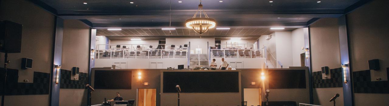 Brick District Playhouse 剧院的舞台一景