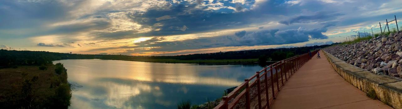 德克萨斯州 Cedar Park 的滨水公园