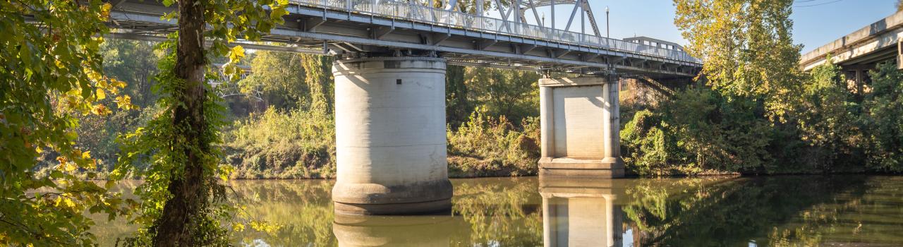 哥伦布河滨步道人行桥 (Columbus Riverwalk Pedestrian Bridge) 哥伦布河滨步道人行桥 (Columbus Riverwalk Pedestrian Bridge)