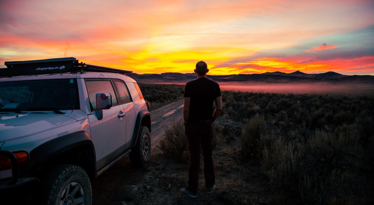 内华达州黑岩沙漠中高耸的岩石峡谷 内华达州黑岩沙漠中高耸的岩石峡谷