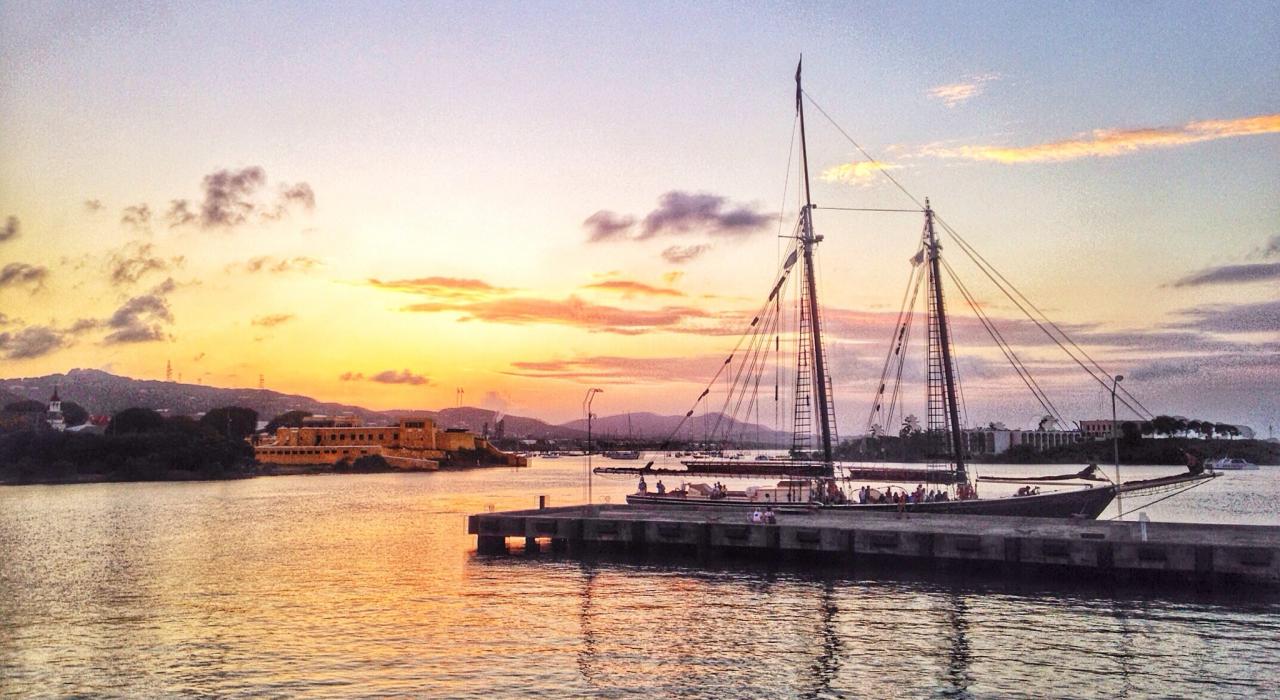 圣克罗伊岛上方的日落美景 圣克罗伊岛上方的日落美景