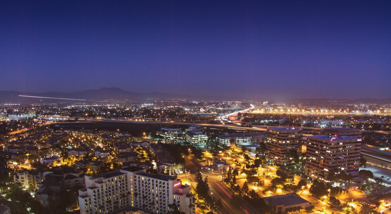 夜晚的城市天际线 夜晚的城市天际线