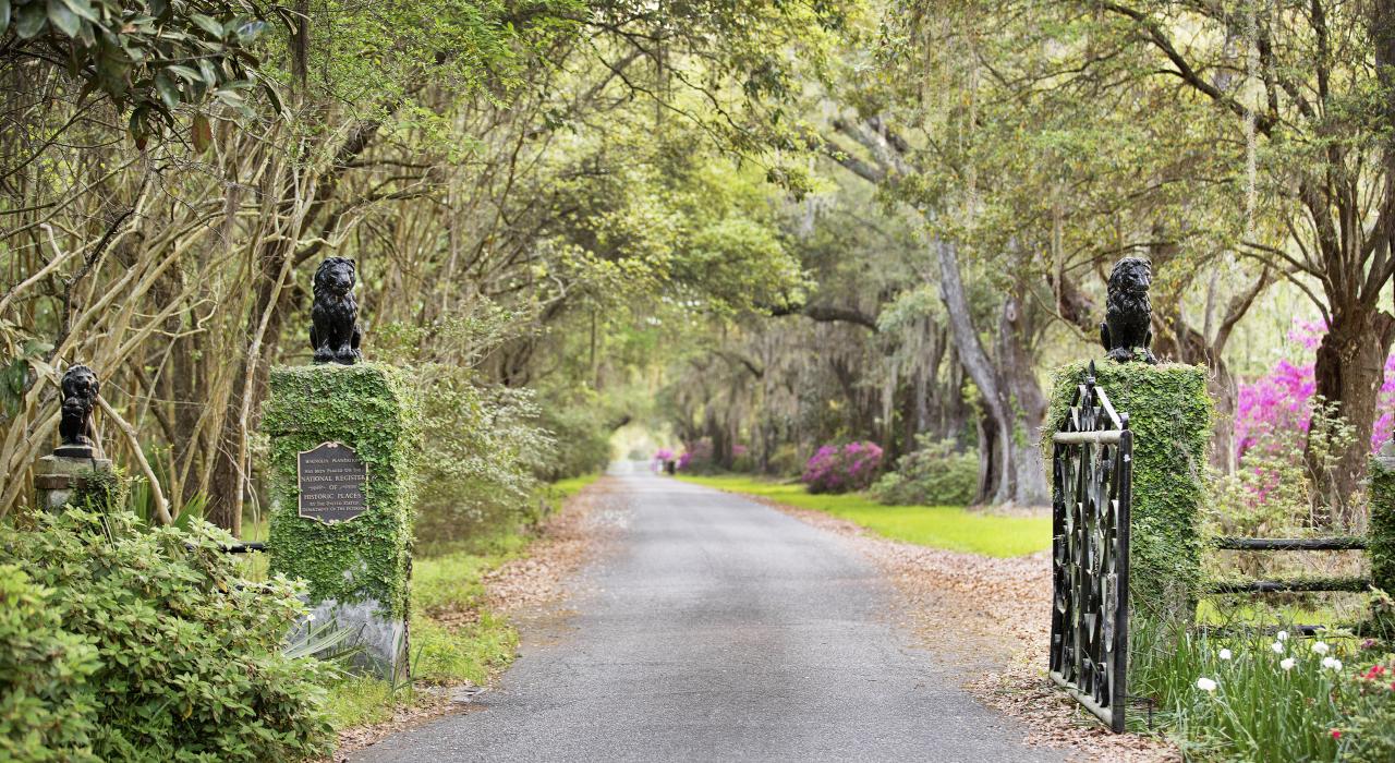 充满历史气息的木兰庄园大门 充满历史气息的木兰庄园大门