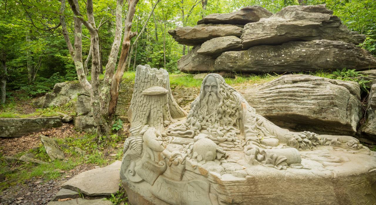 纽约州卡茨基尔山脉上的瑞普·凡·温克尔石雕 纽约州卡茨基尔山脉上的瑞普·凡·温克尔石雕