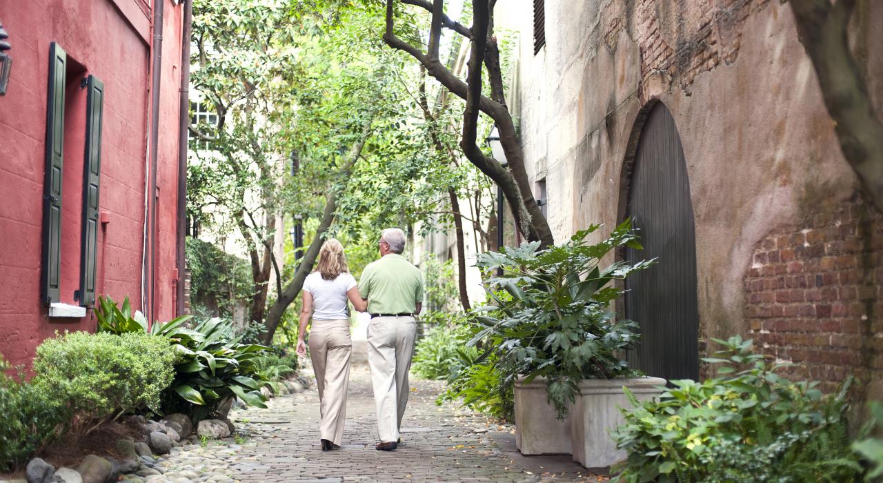 在法语区的鹅卵石街道上徜徉 在法语区的鹅卵石街道上徜徉
