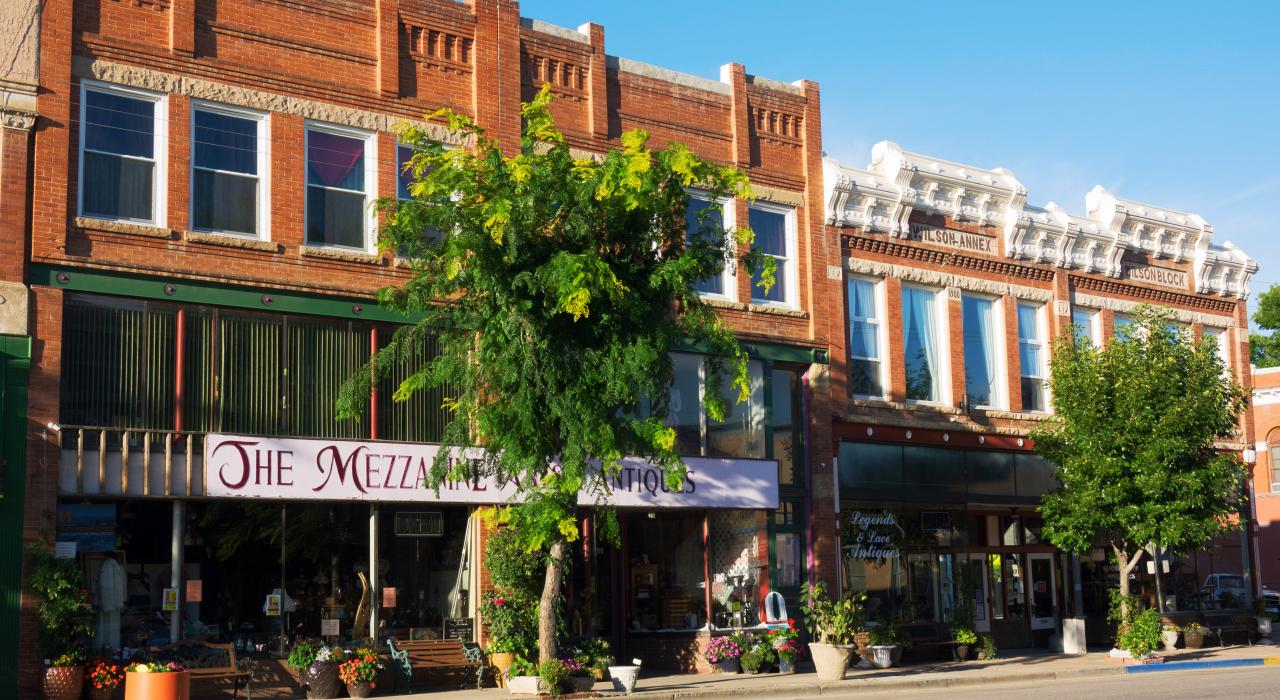 探索科罗拉多州弗洛伦斯市中心