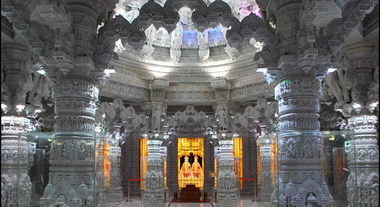 BAPS 精美的印度教寺庙内景