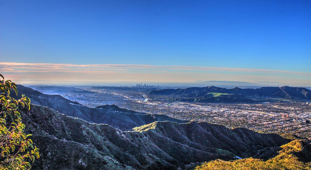伯班克和洛杉矶市中心的日出美景 伯班克和洛杉矶市中心的日出美景