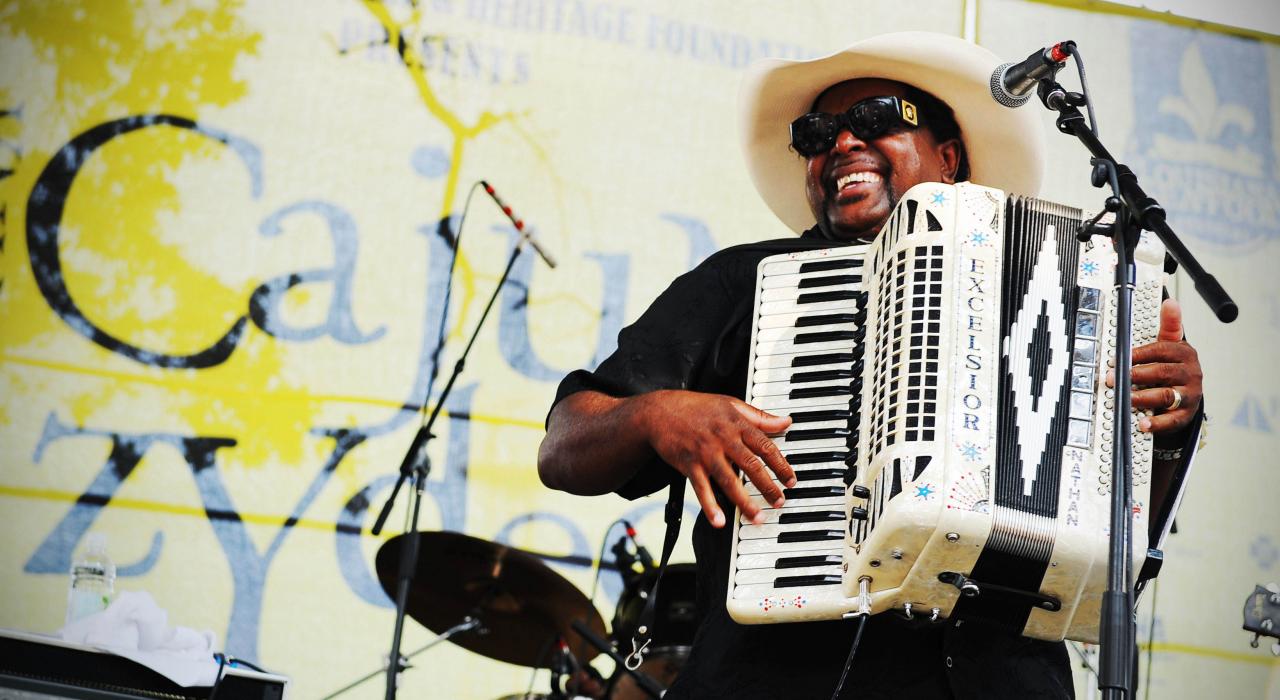 路易斯安那州新奥尔良的卡津人柴迪科舞节