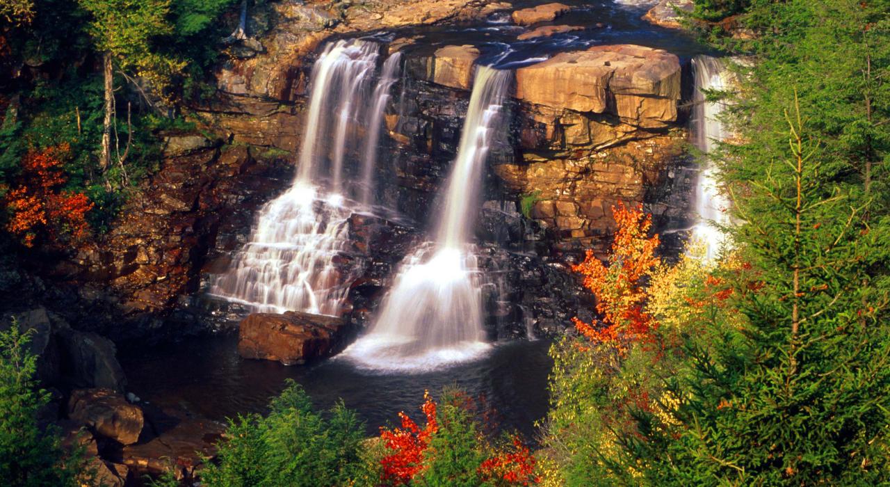 西弗吉尼亚州迦南山谷的黑水瀑布州立公园