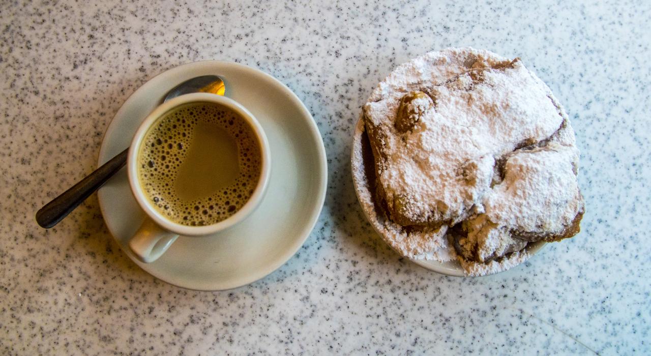 路易斯安那州新奥尔良的杜梦咖啡馆和贝奈特饼