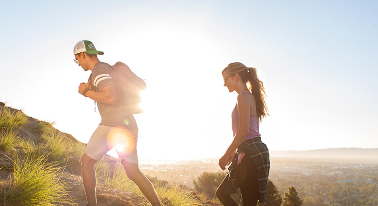 在怀尔德伍德峡谷公园中徒步旅行 在怀尔德伍德峡谷公园中徒步旅行