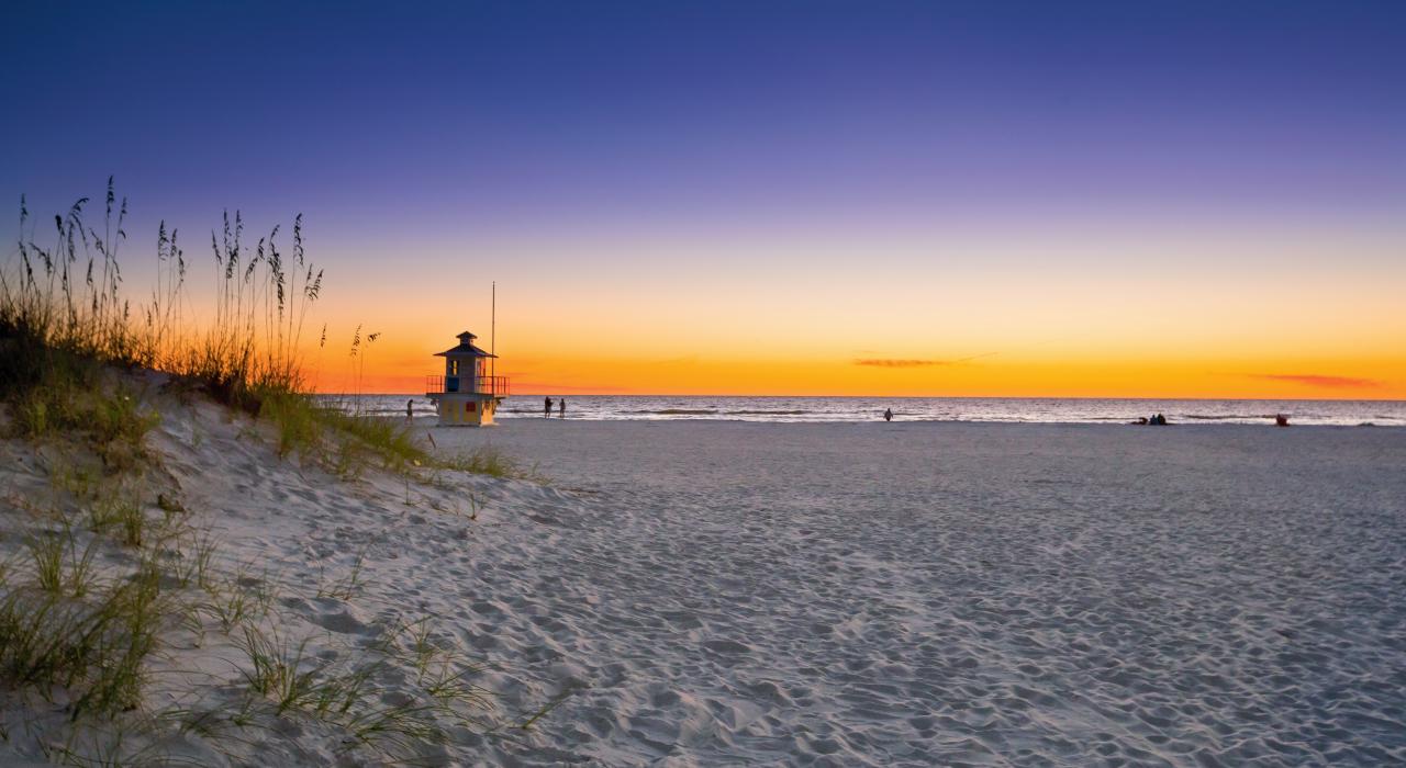 暮色下的绵软沙滩 暮色下的绵软沙滩