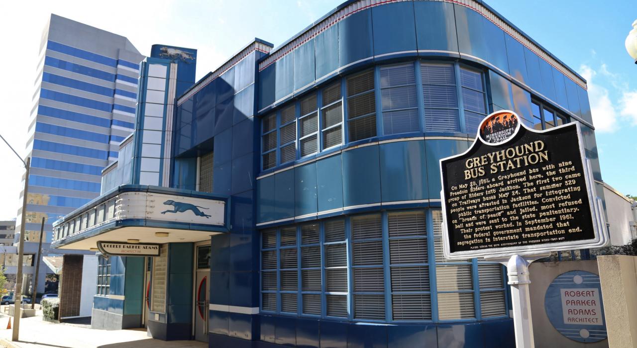 以前的灰狗巴士汽车站,1961 年自由乘车运动期间自由乘车者乘车路线上的一个重要车站 以前的灰狗巴士汽车站,1961 年自由乘车运动期间自由乘车者乘车路线上的一个重要车站