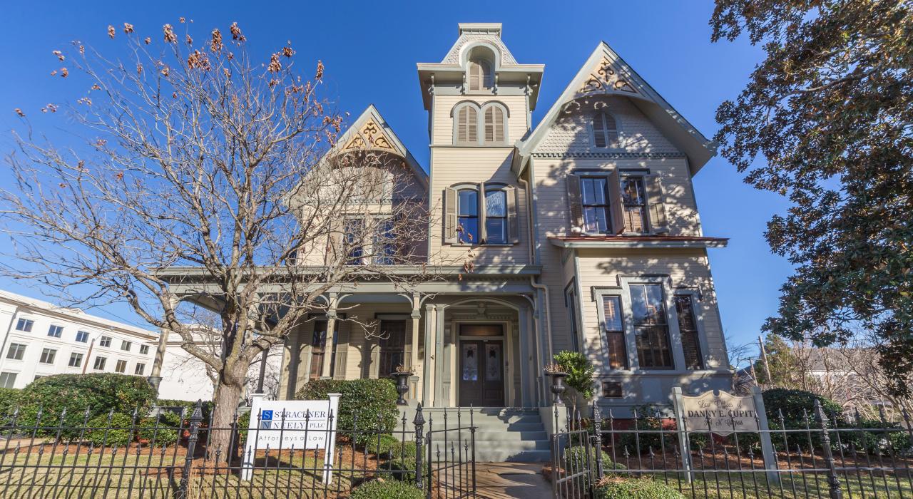 国会大道上的旧殖民地时期风格住宅 国会大道上的旧殖民地时期风格住宅