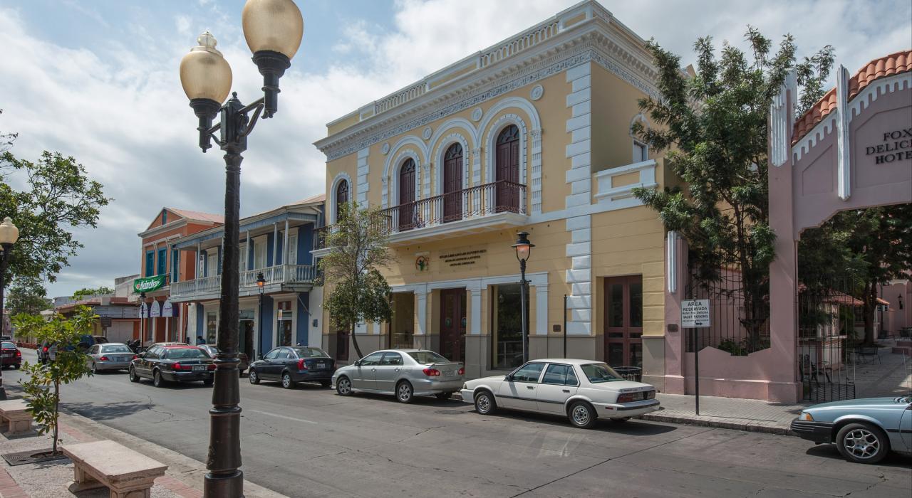 庞赛市区的街景