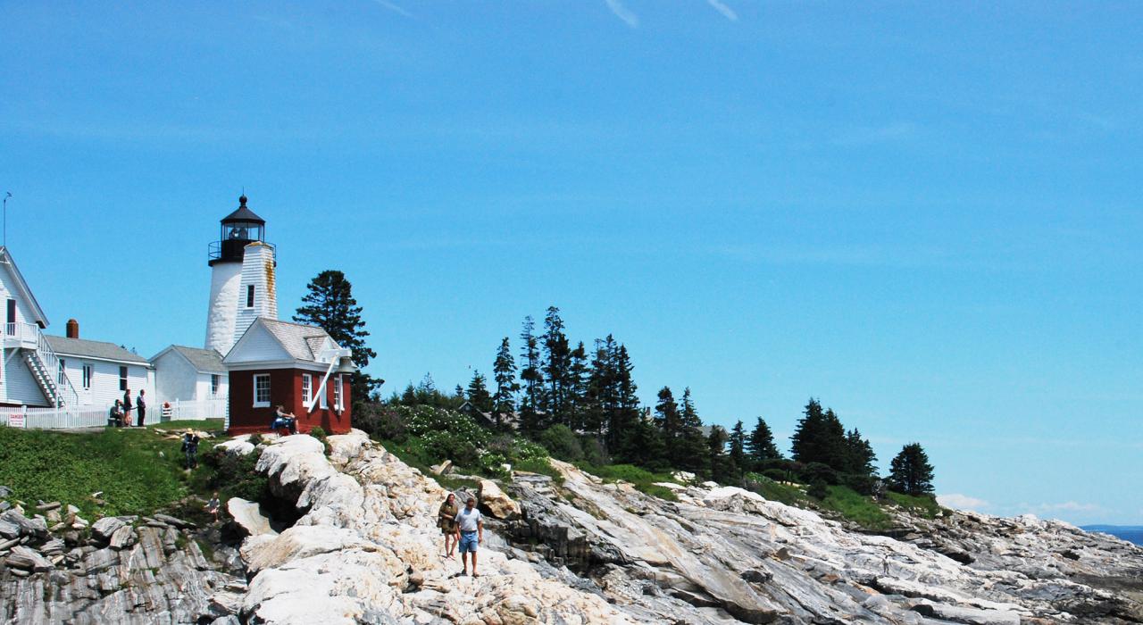 布里斯托尔历史悠久的 Pemaquid Point Light 灯塔、渔夫博物馆和守护人住所 布里斯托尔历史悠久的 Pemaquid Point Light 灯塔、渔夫博物馆和守护人住所