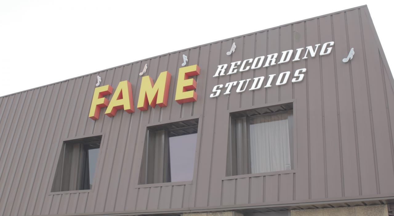 位于马斯尔肖尔斯(Muscle Shoals)的名望录音室(FAME Recording Studios) 位于马斯尔肖尔斯(Muscle Shoals)的名望录音室(FAME Recording Studios)